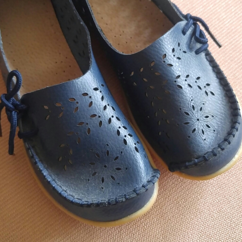 Shoes - Picture 3 of 7